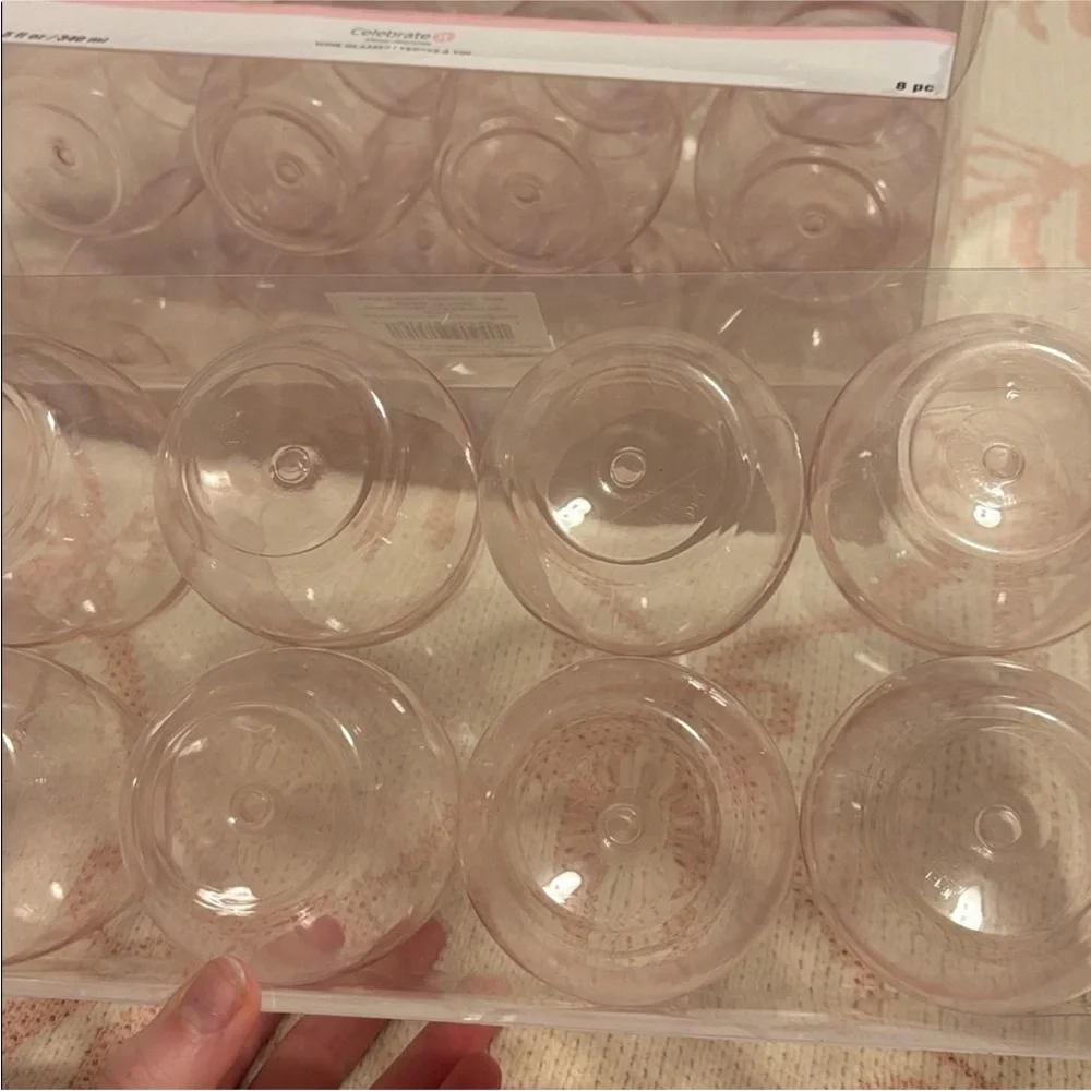 32 Pink Plastic Cups